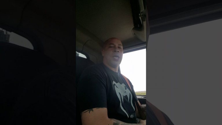 VIDEO: Trucker Shows You A Different Way To Handle Border Patrol Checkpoints