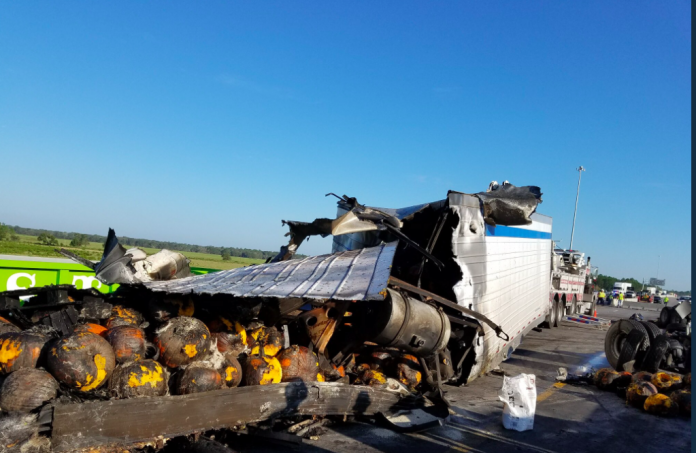 Truck hauling pumpkins explodes on Florida highway