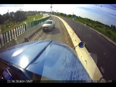 VIDEO: Car goes wrong way on entrance ramp