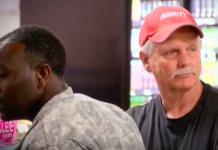 VIDEO: Watch an Averitt Express truck driver help a veteran pay for his groceries
