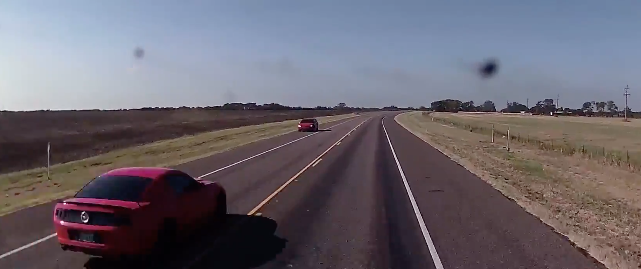 VIDEO: Mustang driver has a death wish