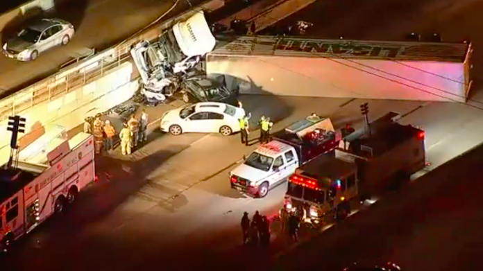 I-35W in Fort Worth shut down for fatal multi-vehicle crash