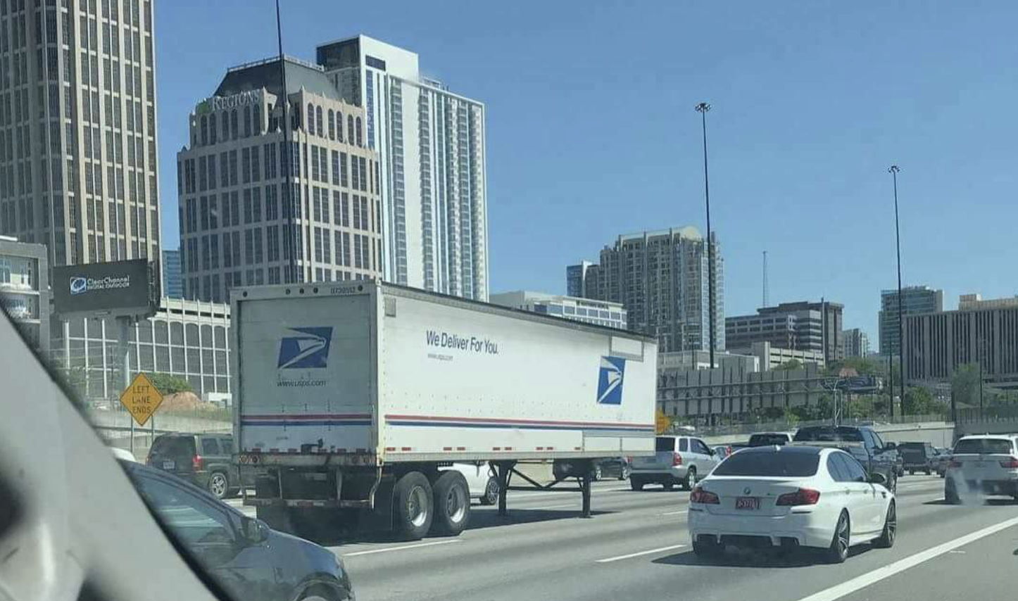 “Parked” USPS trailer spotted on congested I-75/85 in Atlanta