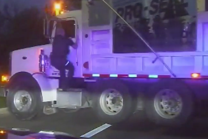 Officer comes to the rescue after truck driver has seizure