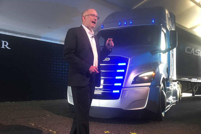 Daimler debuts new Freightliner eCascadia