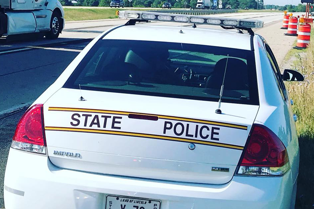 Illinois trooper says she’ll call a driver’s company after she saw him do this