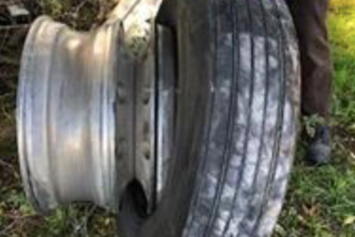 Oklahoma troopers seek CMV that lost a tire, causing at least four crashes and a fatality