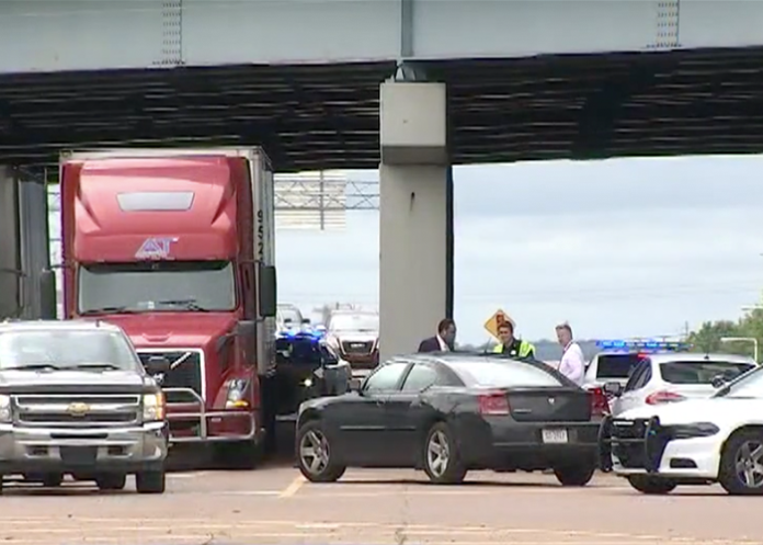 Truck driver fatally shoots manager following fight about loading