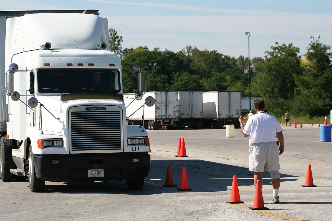 FMCSA now allows CDL instructors to give skills tests to their own students, despite fraud, bias concerns