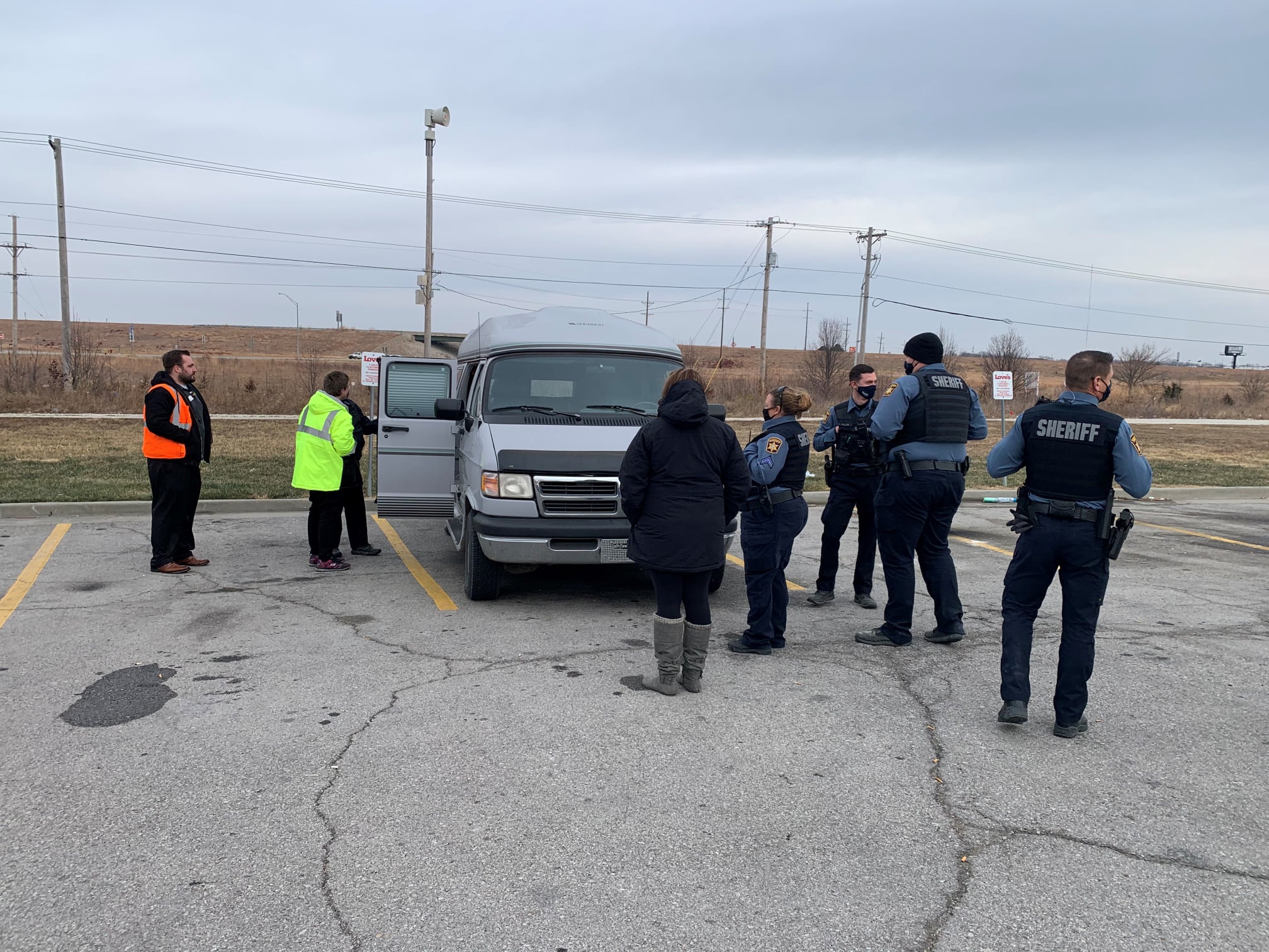 Kansas cops do something amazing for truck stop worker who walks 6