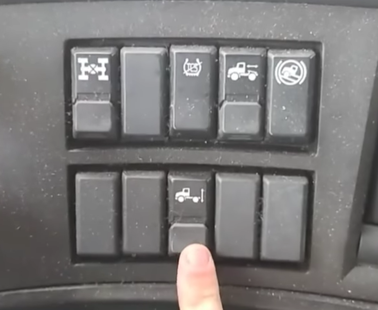 WATCH: A giggle-inducing take on a how-to trucking tutorial