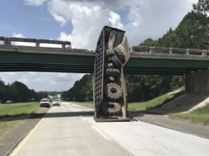 truck falls off bridge 2021