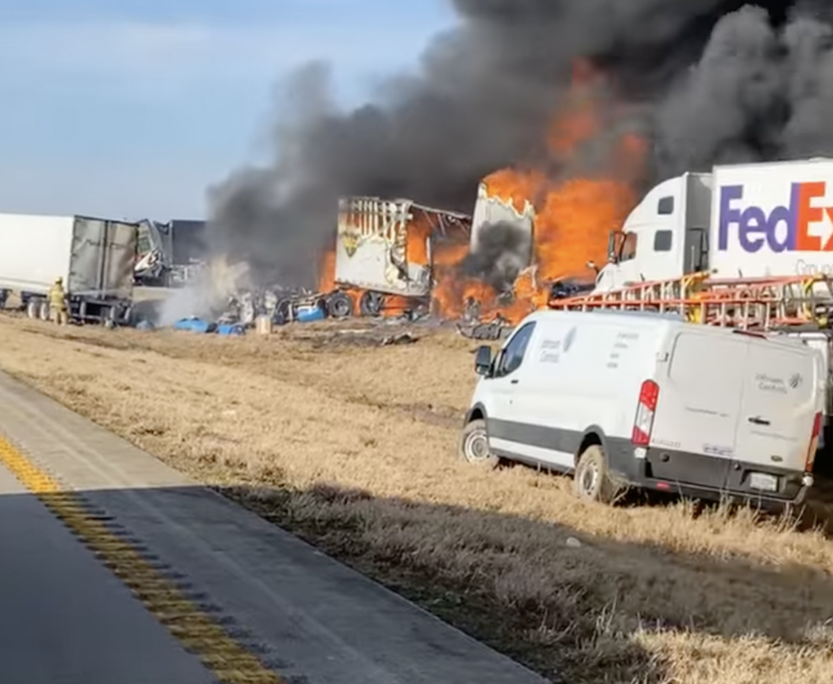 I-57 in Missouri shut down for pileup crash with at least one fatality