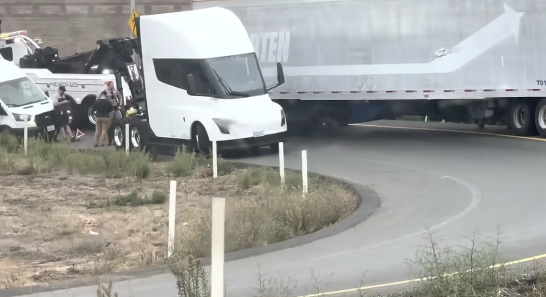 VIDEO: Broken-down Tesla truck blocking traffic