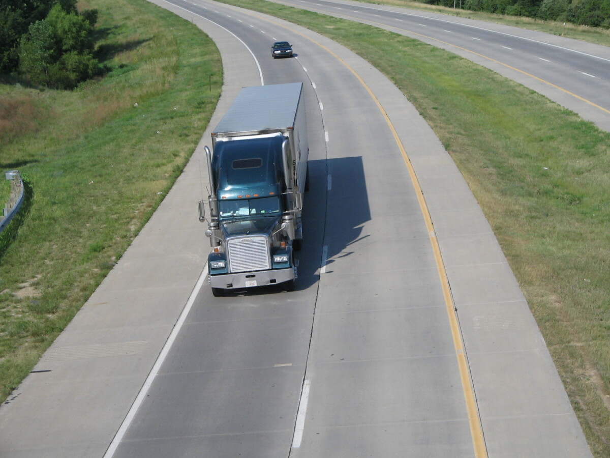 Starting this weekend, truckers are banned from the left lane in New Mexico