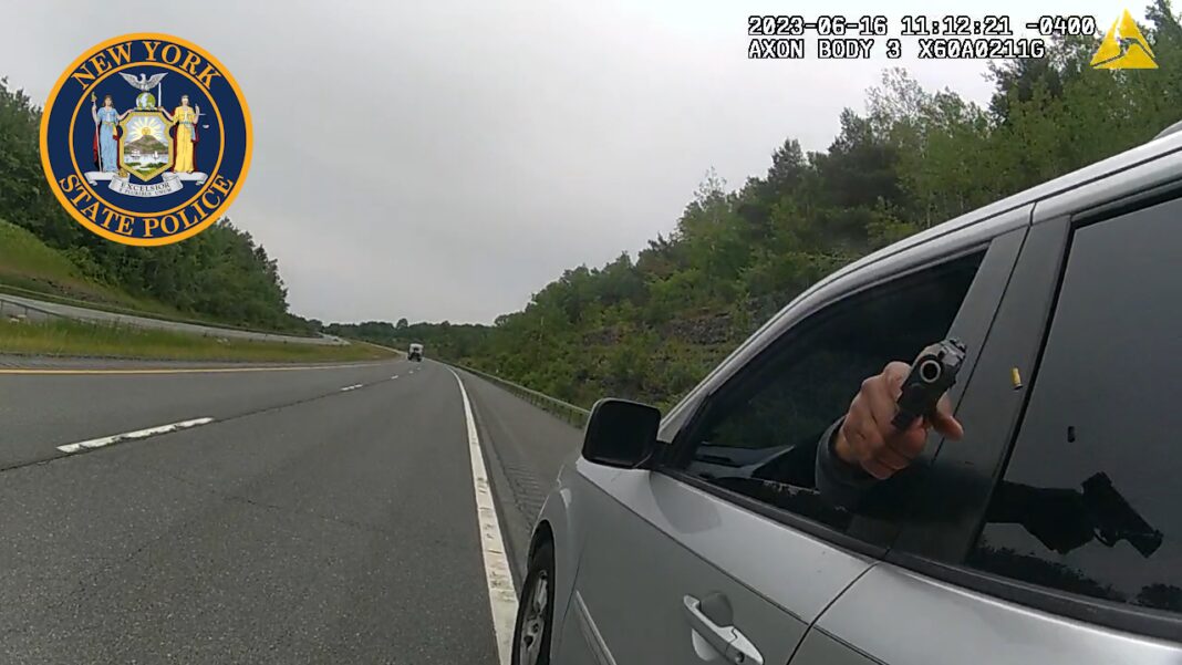 Log truck driver prevented escape of suspects following shooting of New