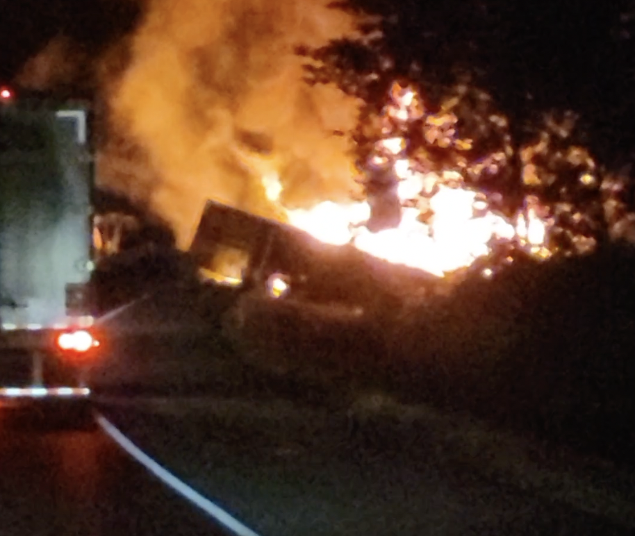 One driver dead in fiery head-on crash involving two semi trucks in Illinois