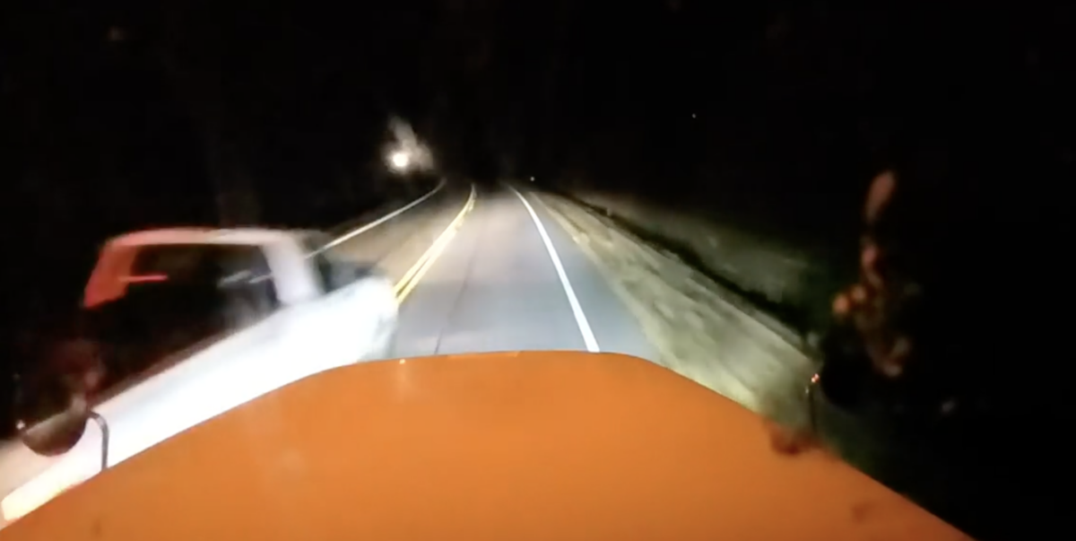 VIDEO: Pickup couldn’t possibly wait for a nice clear straightaway to pass this trucker 