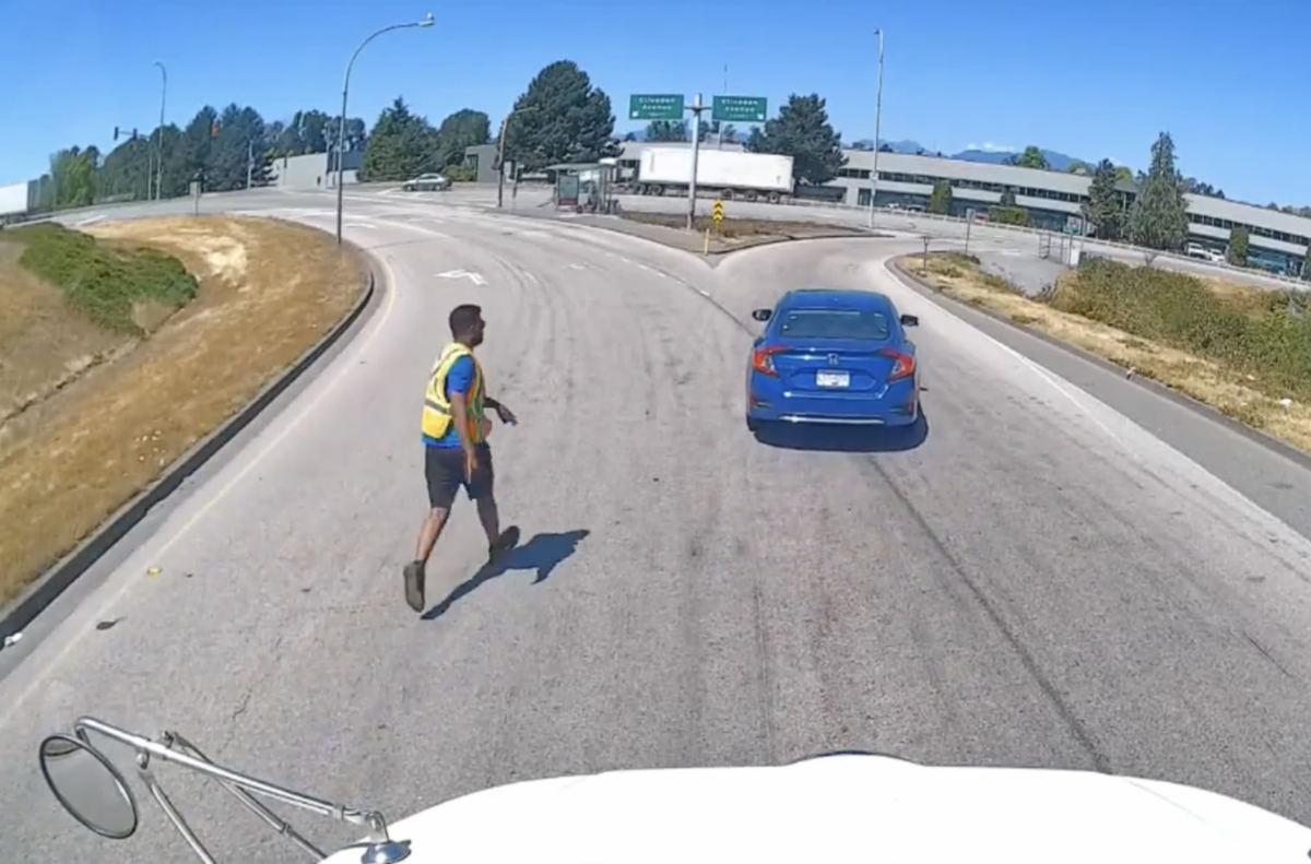 Dash cam catches trucker saving car driver suffering from medical emergency