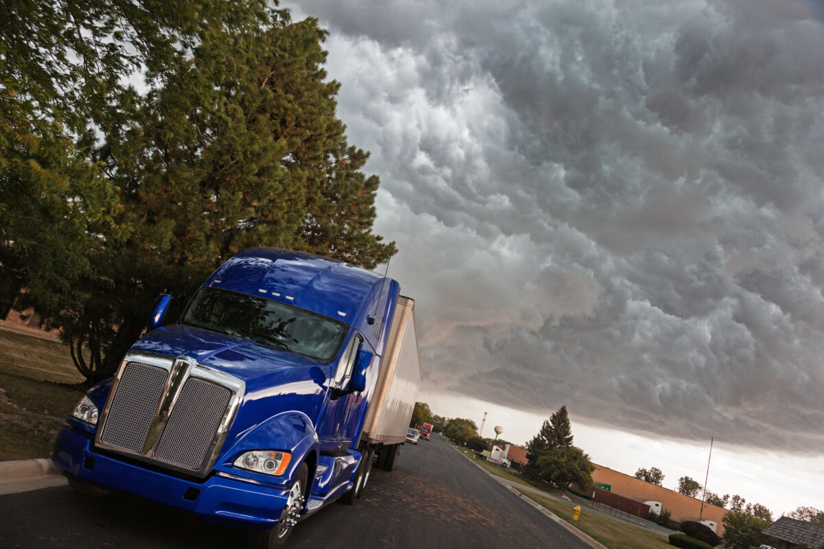 Florida waives HOS rules for truckers ahead of Hurricane Idalia