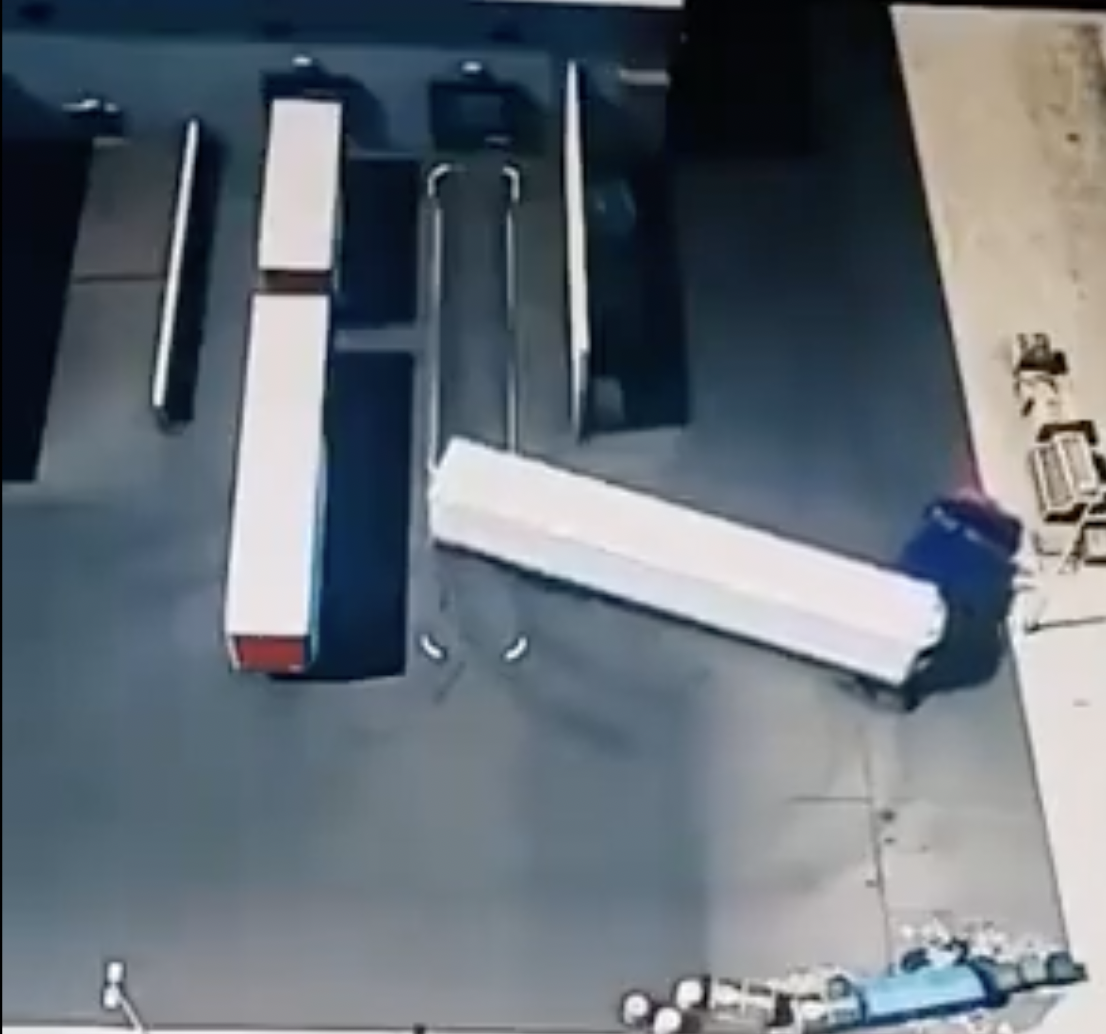 Video highlights truck driver’s next-level backing skills