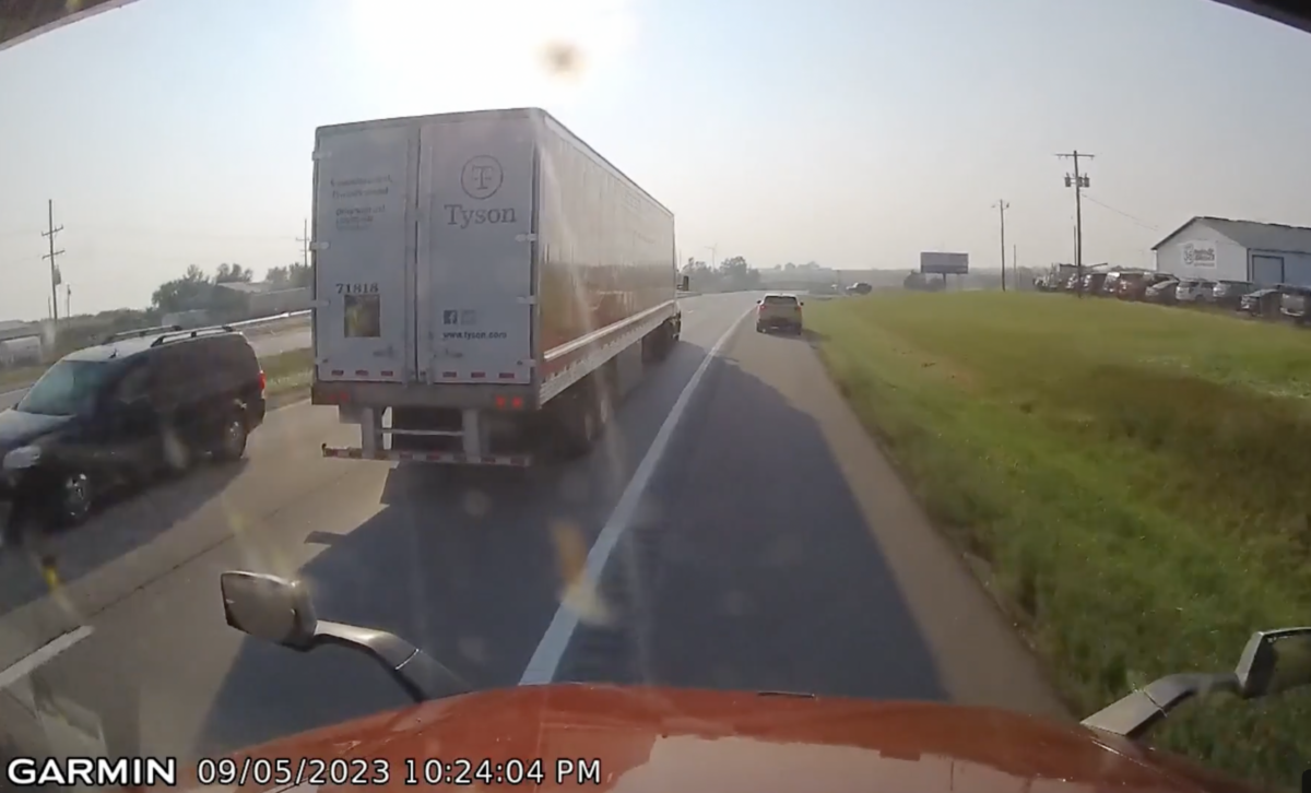 VIDEO: Wrong way motorist causes a scary close call for a pair of truckers