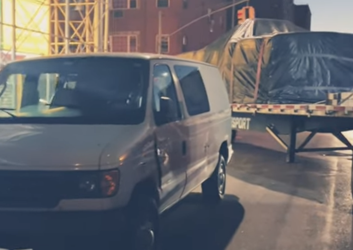 NYC trucker deals with double-parked van in this video saga 