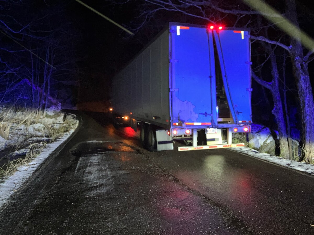 Truck driver admits he followed GPS onto Smugglers Notch