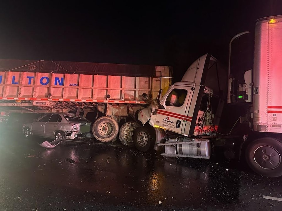 Pileup involving 15 cars and 3 CMVs reported in California