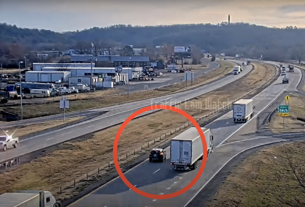 VIDEO: Dummy car driver trying to reach his exit cut off two big rigs, got hit