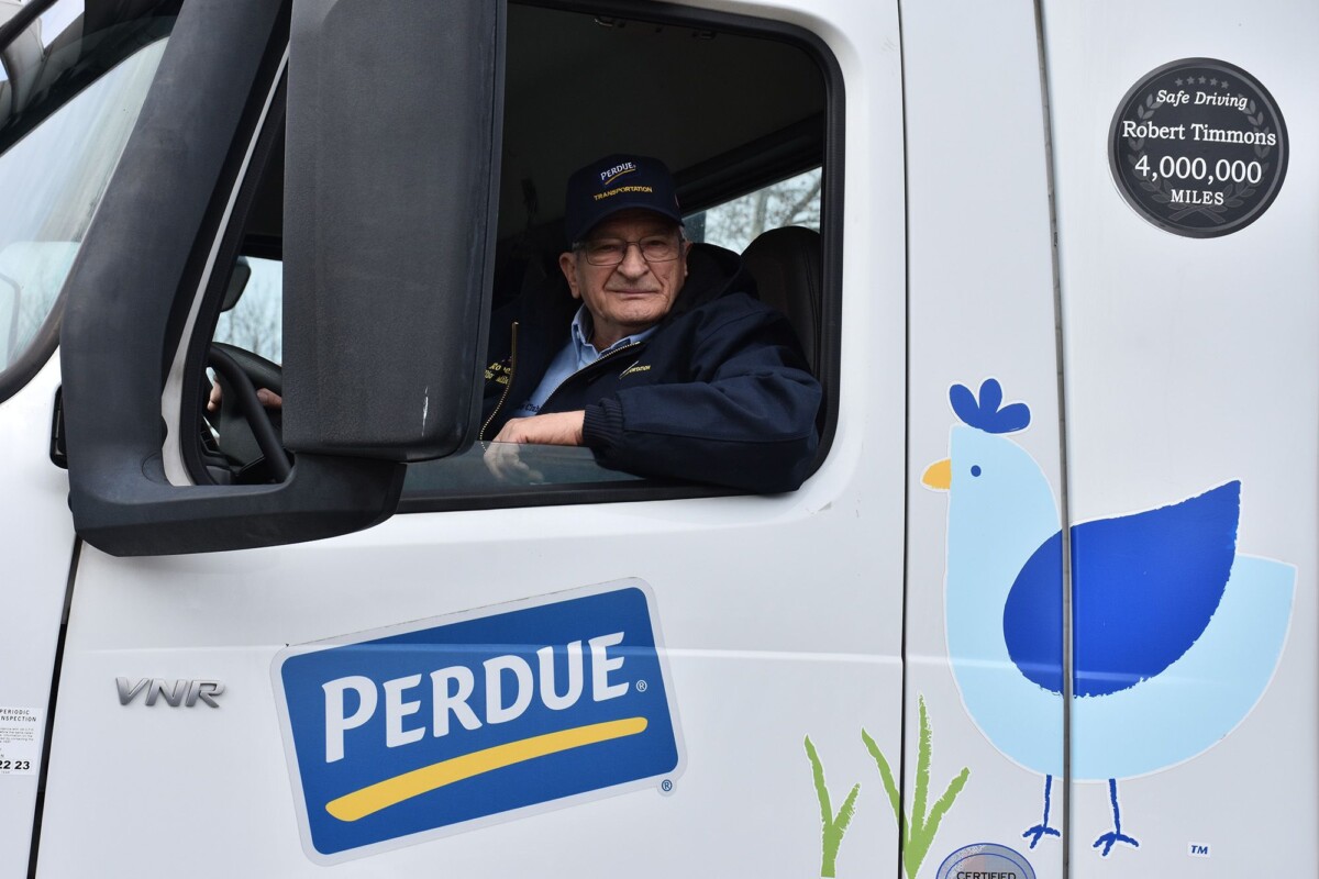 Perdue Farms celebrates truck driver for four million safe miles