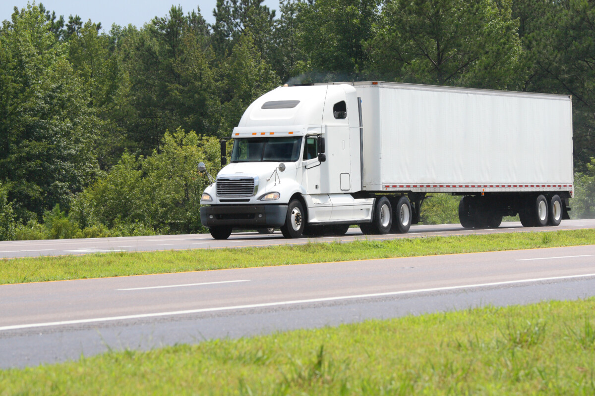 FMCSA wants to allow learner’s permit holders to operate without a CDL holder in the passenger seat