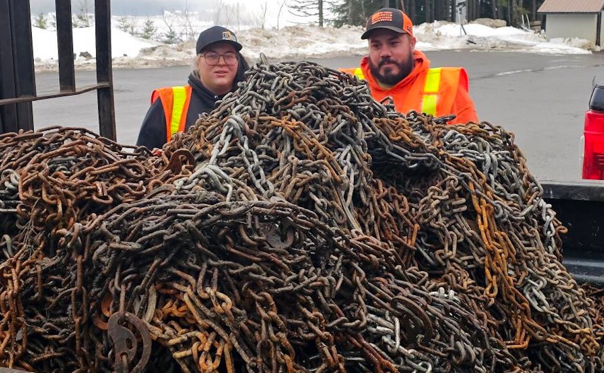 Truckload of chains left on Snoqualmie Pass after snowy weather