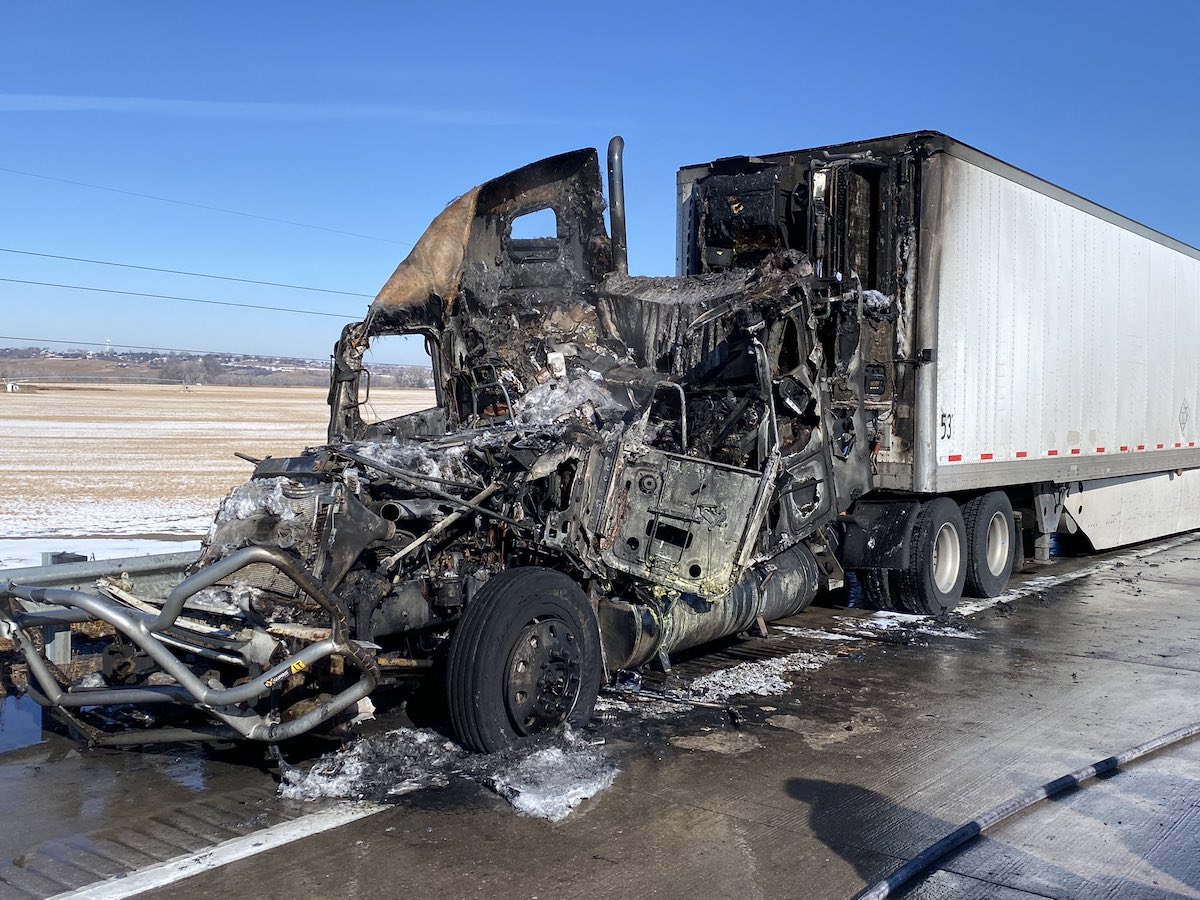 Box truck flees scene of fiery semi truck wreck 