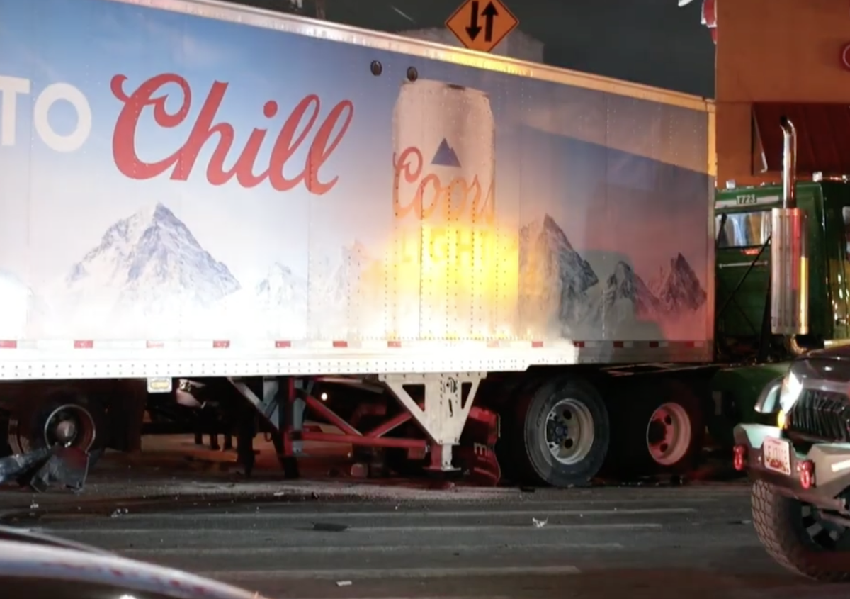 Coors Light semi truck crashes into Popeyes