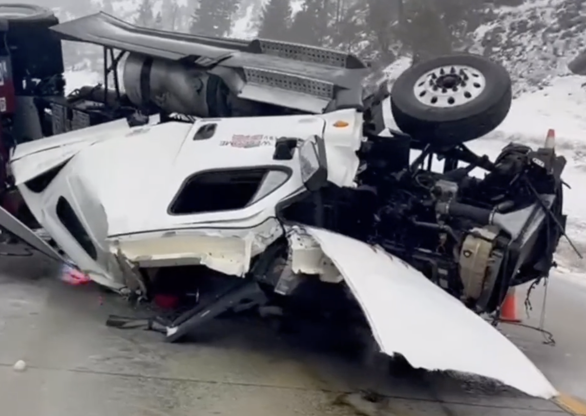 “Lucky” trucker survives twisted wreck