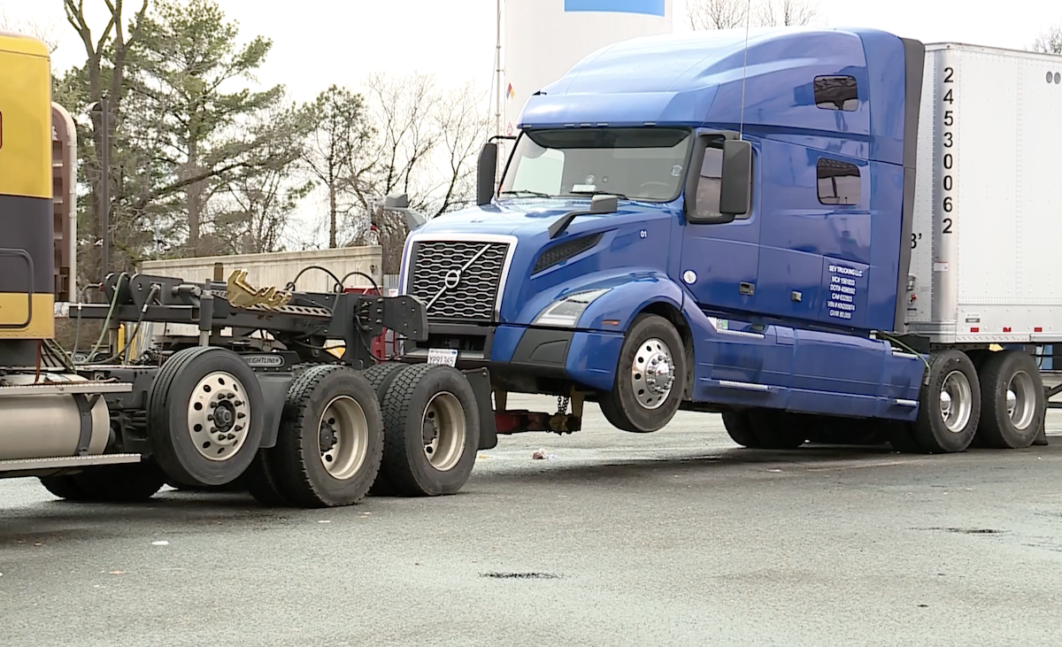 A-1’s employee threw bag of poop at trucker disputing tow