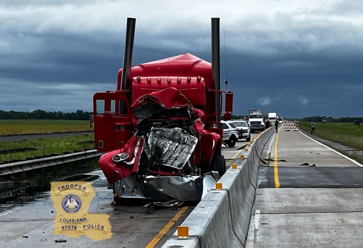 Driver’s sudden stop causes three rig pile-up