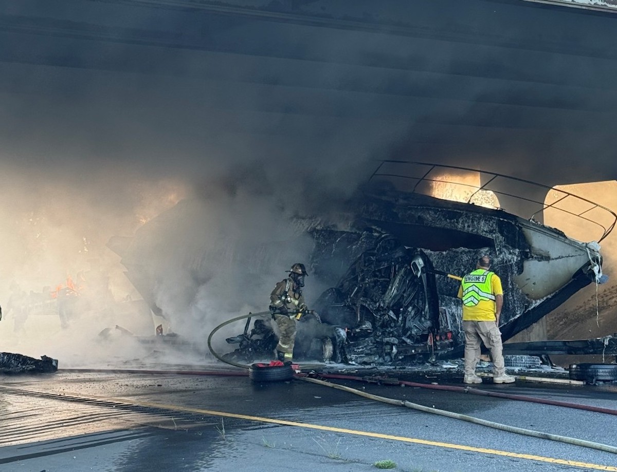 Two tractor trailers and a boat collide in fiery wreck – CDLLife