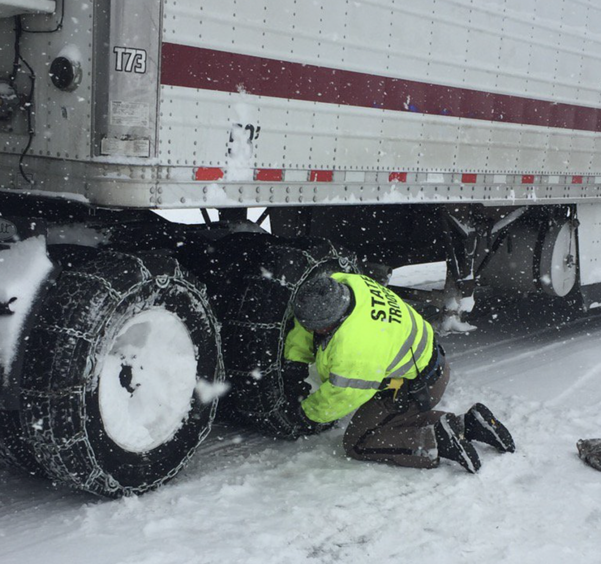 Colorado governor signs bill to ban truckers from left lane on parts of I-70, expand chain law