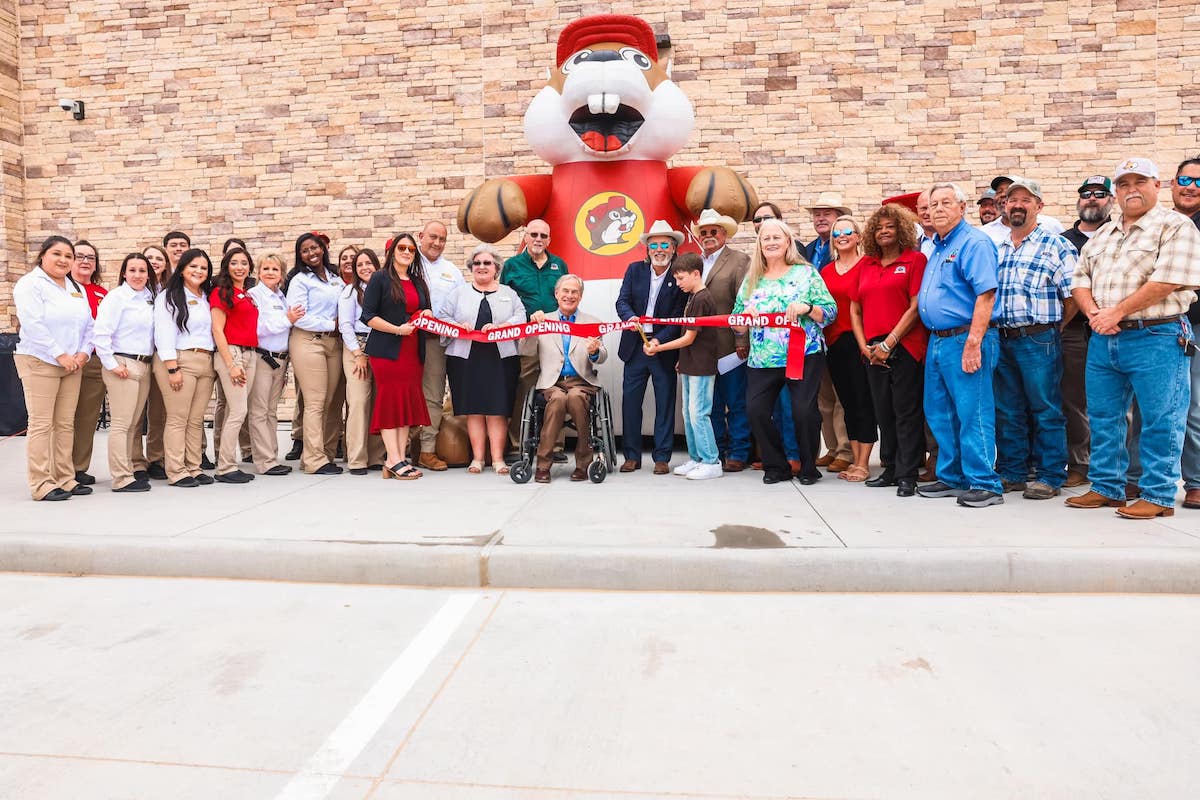 Texas Governor attends grand opening of country’s largest Buc-ee’s