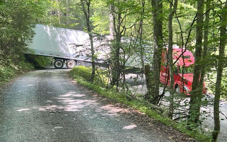 Photos show stuck truck on mountain roadway in Virginia