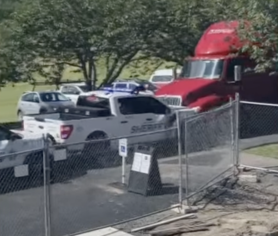 Video shows stolen big rig ramming Oregon police cruisers