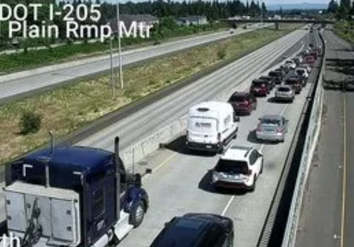 Major backups on I-205 in Washington due to standoff involving driver of commercial vehicle