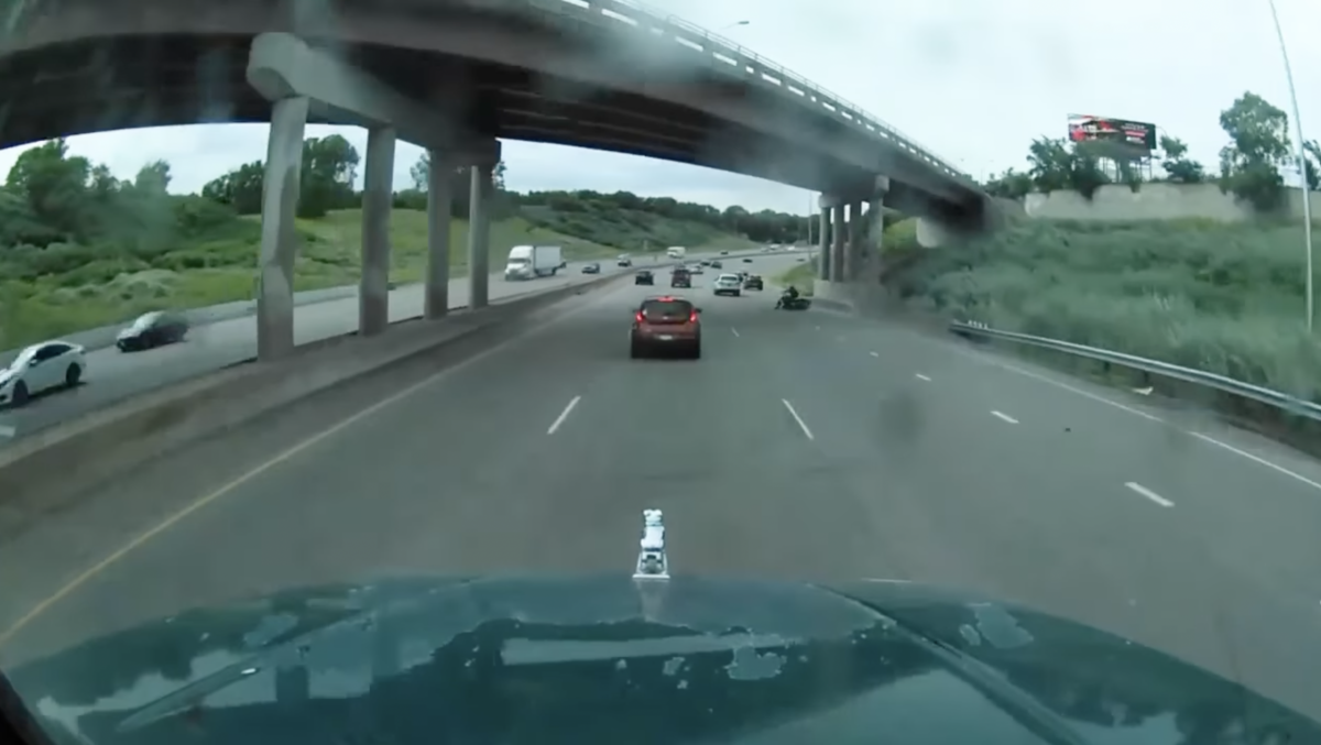 Dash cam shows CMV driver taking evasive action to save motorcyclist in Minneapolis