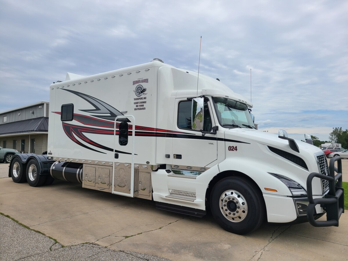 Does your truck have his and hers closets? This 2024 Volvo VNL with 180″ ARI Legacy Custom Sleeper does.