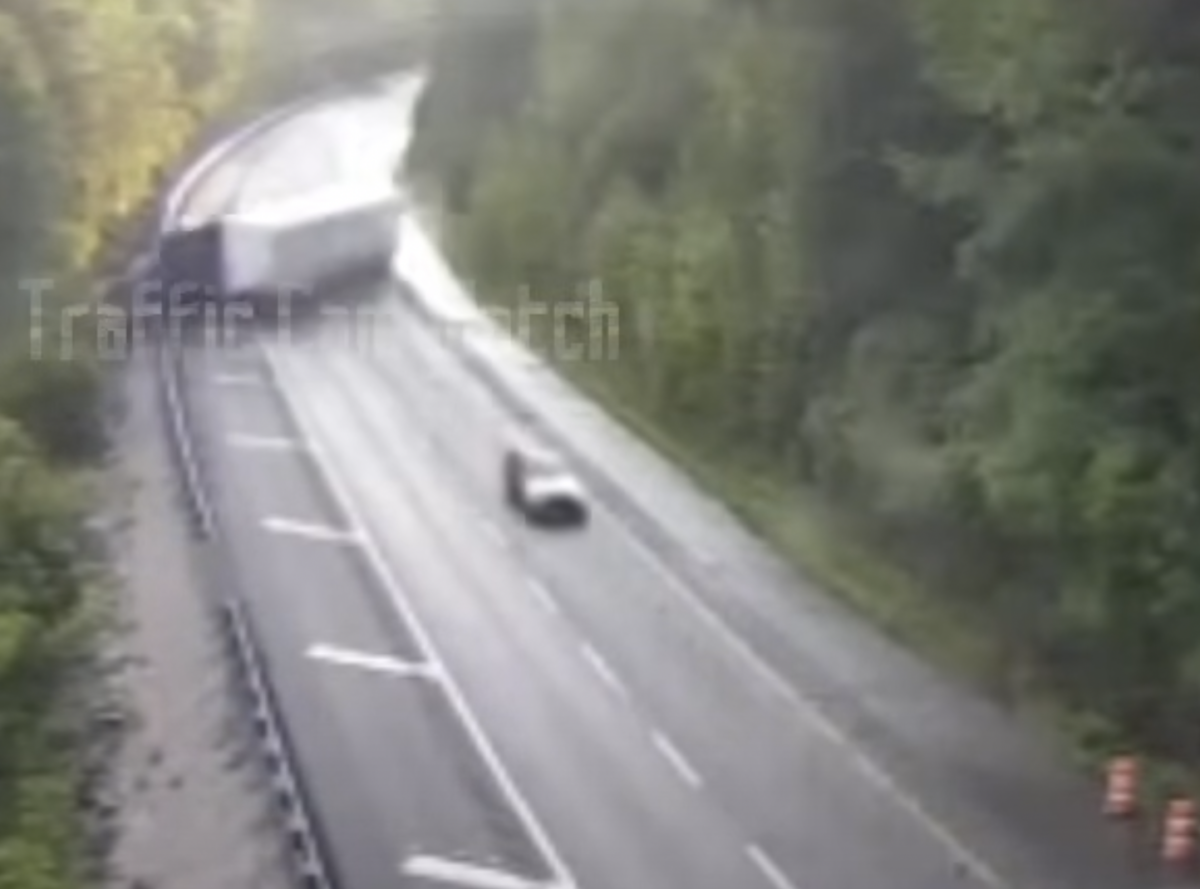 Tennessee traffic cams catch truck jackknifing, crashing off I-40 mountain road