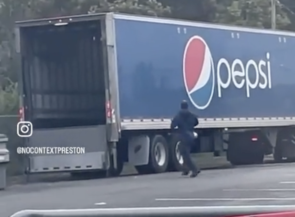 Cute little trucker prank caught on camera