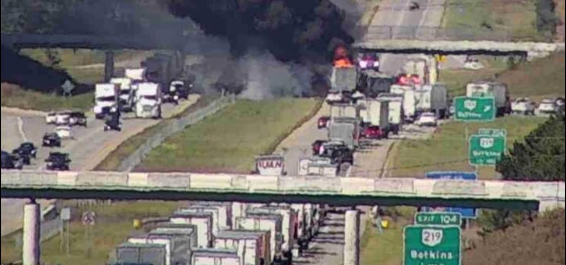 Ohio troopers confirm one dead in three semi truck crash on I-75