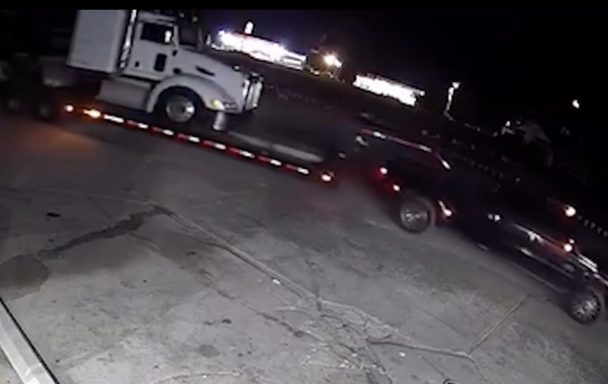 Pickup driver just loads bobtail onto his trailer and takes it